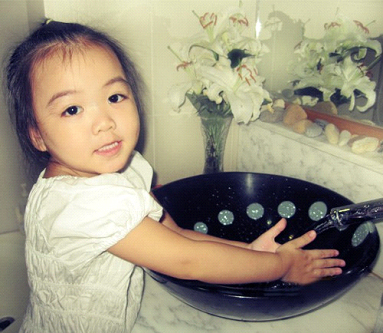 Tráº» em vÃ&nbsp; má»�i nguy hiá»�m tá»« giun sÃ¡n.jpg